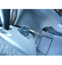 Pompe de direction FORD FIESTA 4