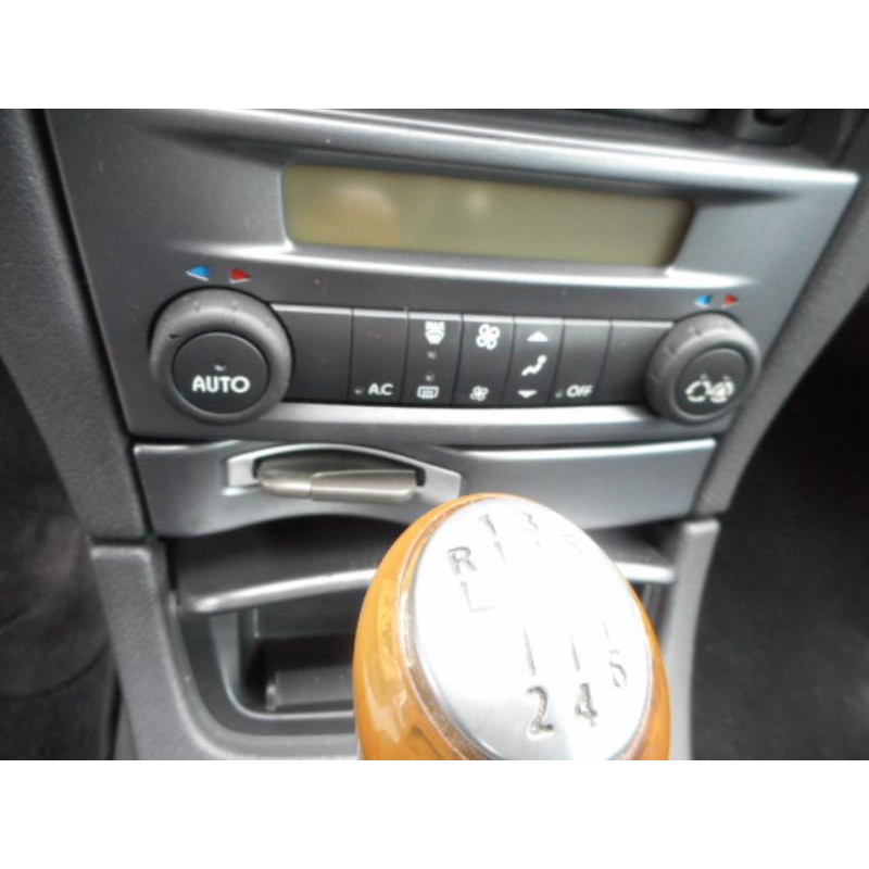Pompe de direction RENAULT LAGUNA 2 Photo n°8