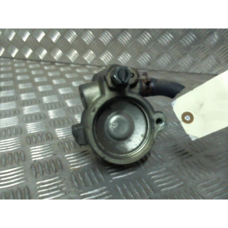 Pompe de direction RENAULT MEGANE 1 Photo n°1