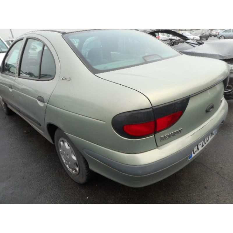 Pompe de direction RENAULT MEGANE 1 Photo n°5
