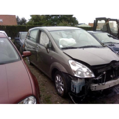 Pompe de direction TOYOTA COROLLA VERSO 2
