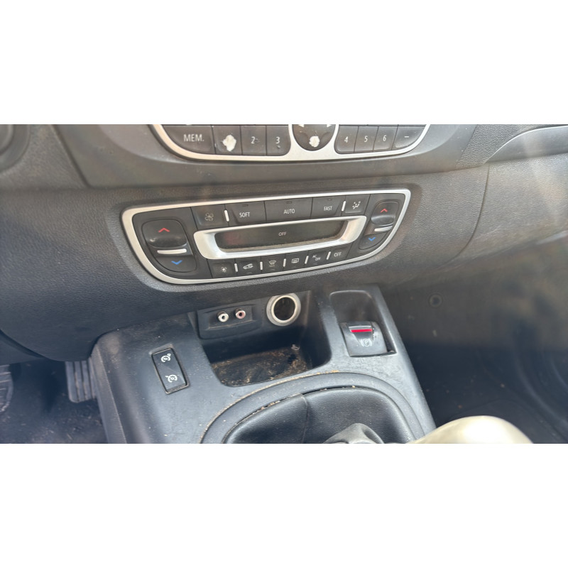 Custode avant droit (porte) RENAULT SCENIC 3 Photo n°20