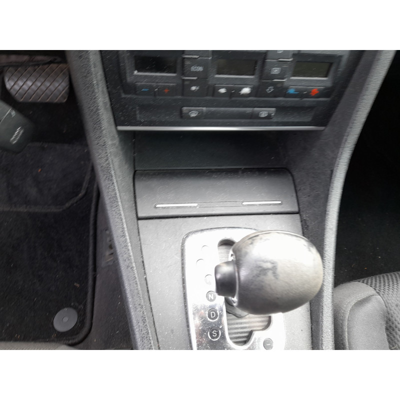 Pare boue avant droit AUDI A4 2 Photo n°11