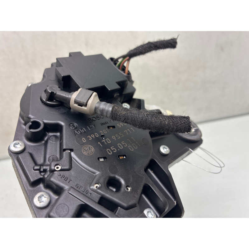 Moteur essuie glace arriere VOLKSWAGEN TOURAN 1 Photo n°3