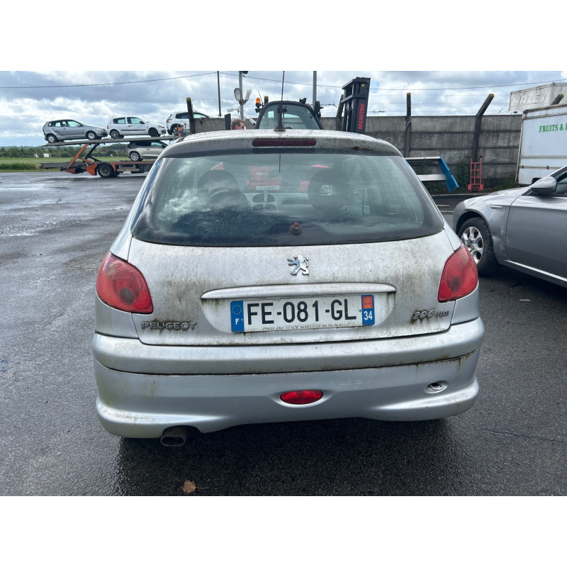 Attache ceinture avant gauche PEUGEOT 206 Photo n°5