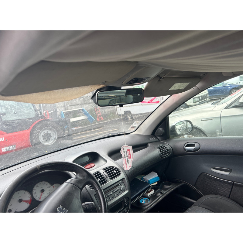 Attache ceinture avant gauche PEUGEOT 206 Photo n°6