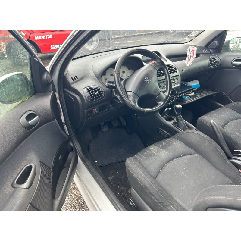 Attache ceinture avant gauche PEUGEOT 206 Photo n°13