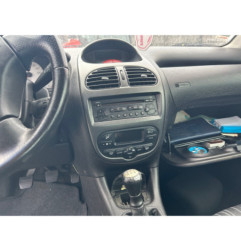 Attache ceinture avant gauche PEUGEOT 206