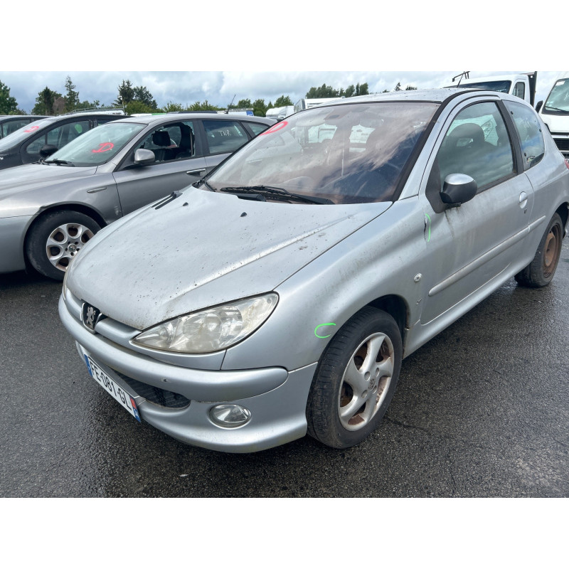 Attache ceinture avant gauche PEUGEOT 206 Photo n°17