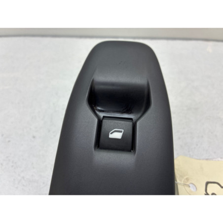 Interrupteur de leve vitre avant droit PEUGEOT 208 1