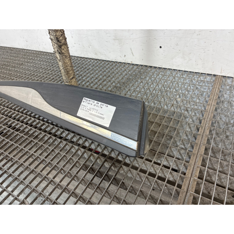 Baguette de porte arriere droite RENAULT CLIO 4 Photo n°3