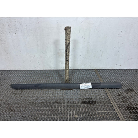 Baguette de porte avant gauche PEUGEOT 3008 1