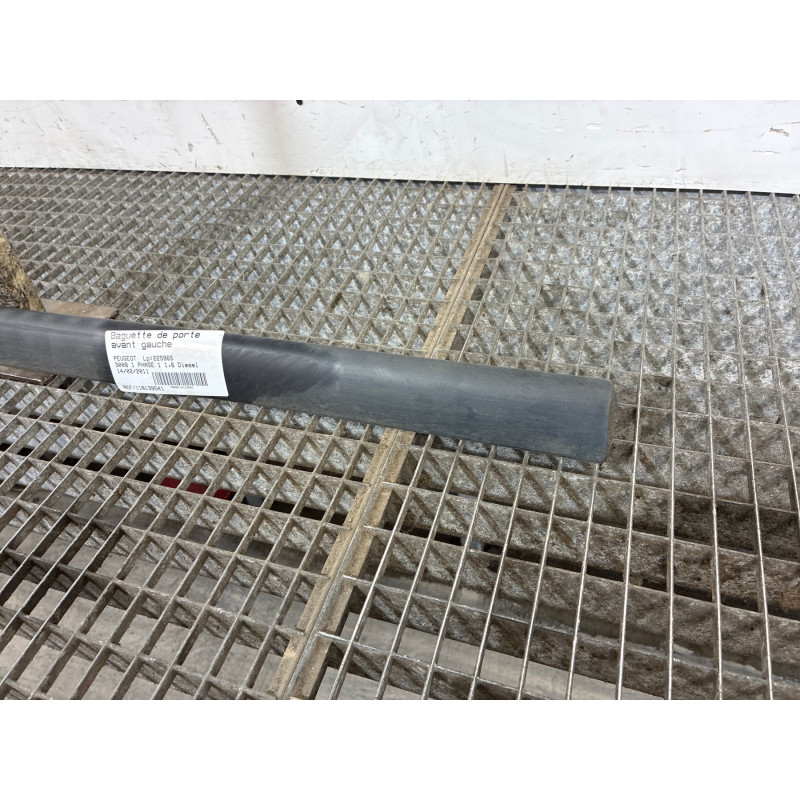 Baguette de porte avant gauche PEUGEOT 3008 1 Photo n°4