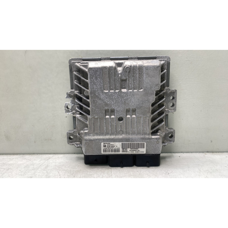 Calculateur moteur PEUGEOT 5008 1 Photo n°2