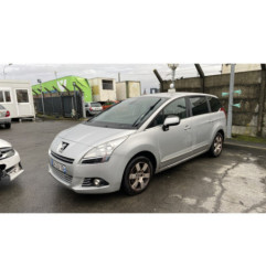 Calculateur moteur PEUGEOT 5008 1