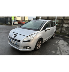 Calculateur moteur PEUGEOT 5008 1