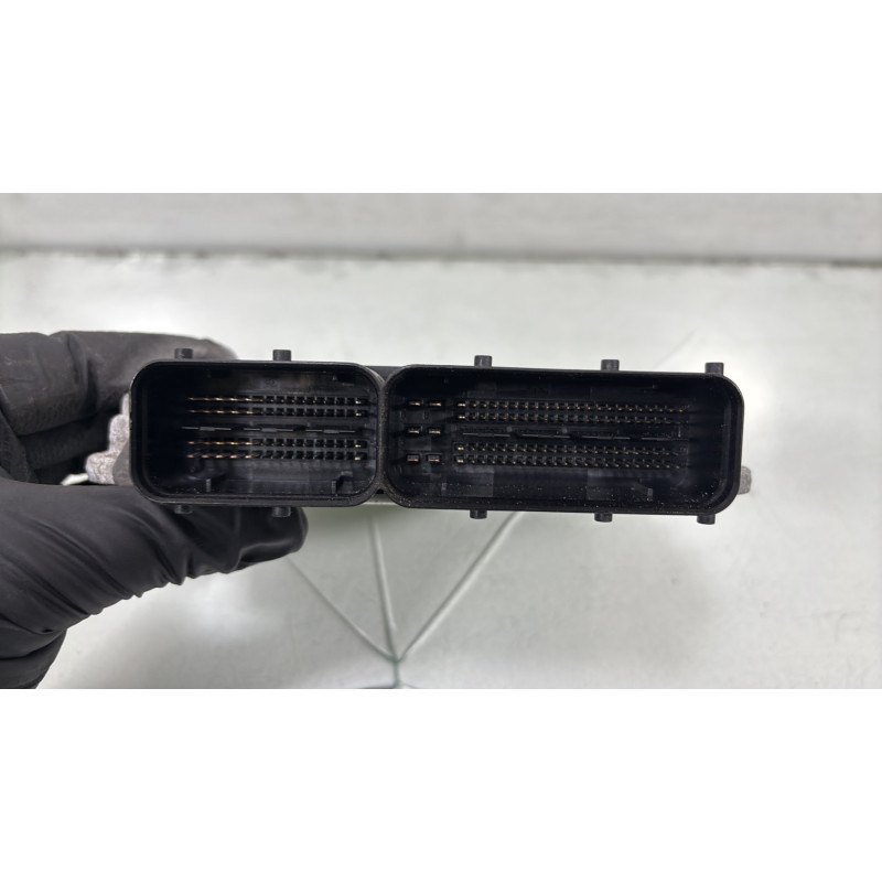Calculateur moteur VOLKSWAGEN GOLF 5 Photo n°2