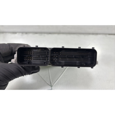 Calculateur moteur VOLKSWAGEN GOLF 5