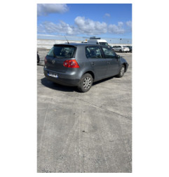 Calculateur moteur VOLKSWAGEN GOLF 5
