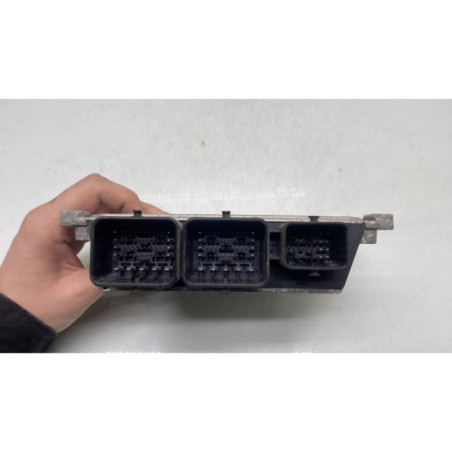 Calculateur moteur PEUGEOT 2008 1