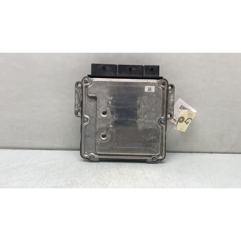 Calculateur moteur RENAULT MASTER 3 Photo n°1