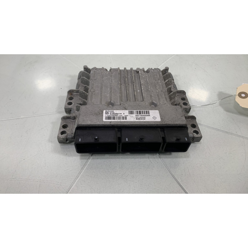Calculateur moteur DACIA DUSTER 1 Photo n°1