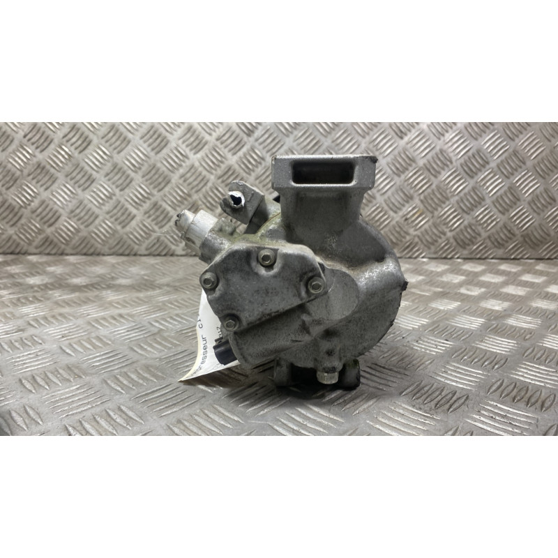 Compresseur clim TOYOTA AVENSIS 3 Photo n°4