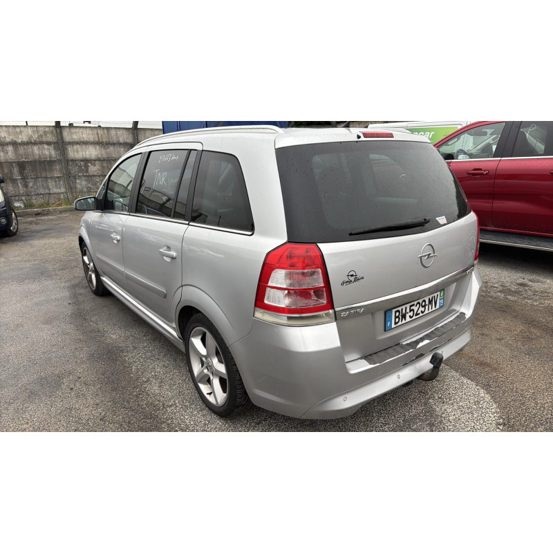 Alternateur OPEL ZAFIRA B Photo n°7