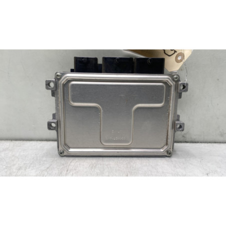 Calculateur moteur PEUGEOT 208 1