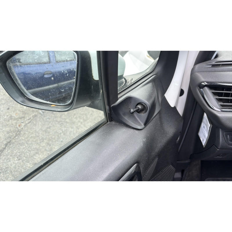 Calculateur moteur PEUGEOT 208 1 Photo n°15