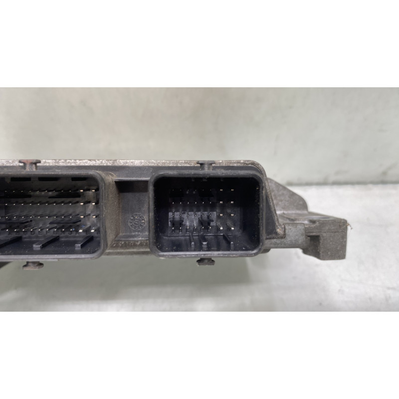 Calculateur moteur RENAULT GRAND MODUS Photo n°4