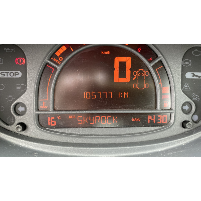 Calculateur moteur RENAULT GRAND MODUS Photo n°15