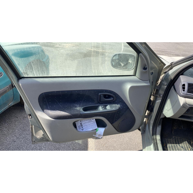 Calculateur moteur RENAULT CLIO 2 Photo n°11