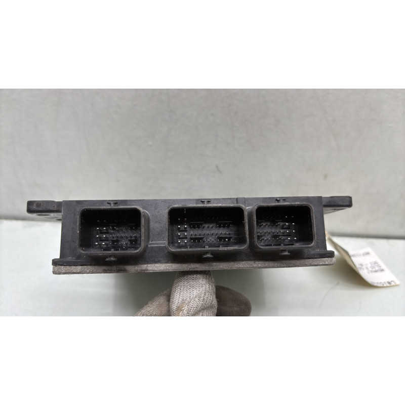 Calculateur moteur RENAULT CLIO 2 CAMPUS Photo n°3