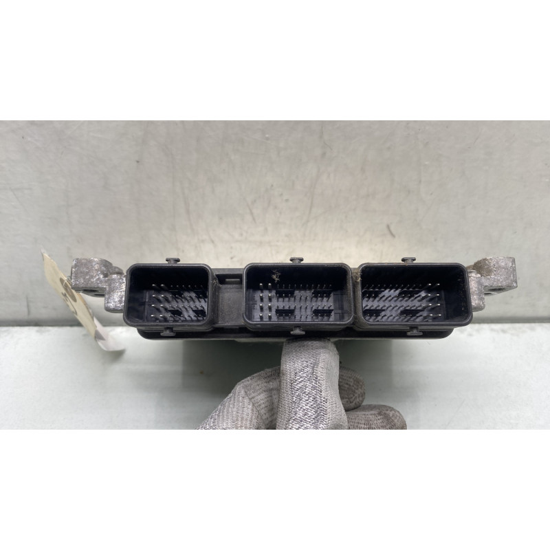Calculateur moteur RENAULT CLIO 3 Photo n°3