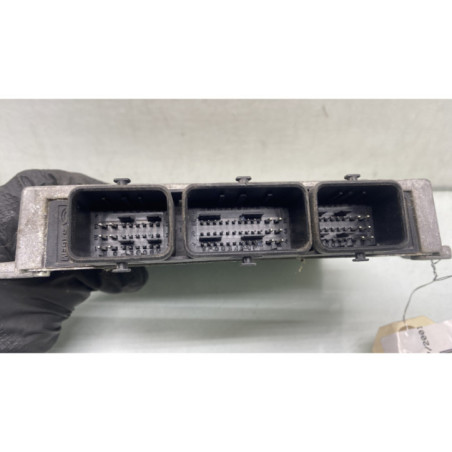 Calculateur moteur PEUGEOT 206