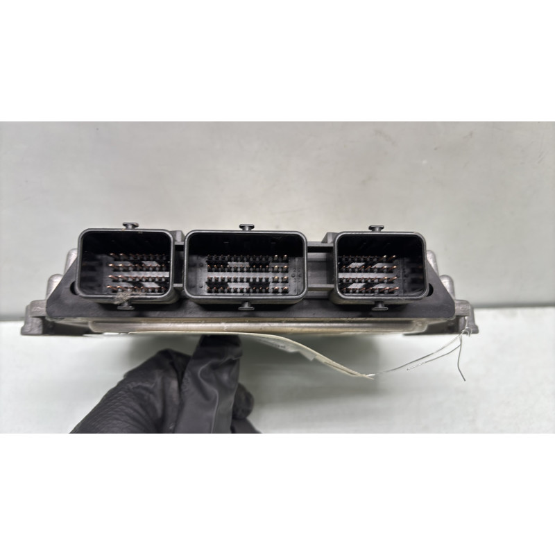 Calculateur moteur PEUGEOT 407 Photo n°3