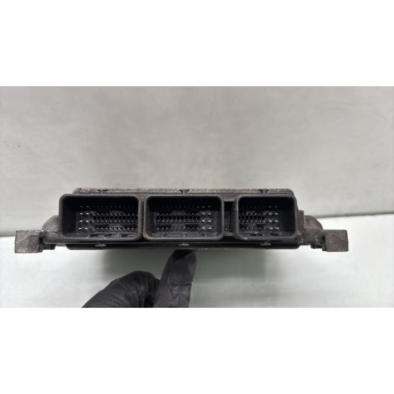 Calculateur moteur RENAULT CLIO 3 Photo n°3