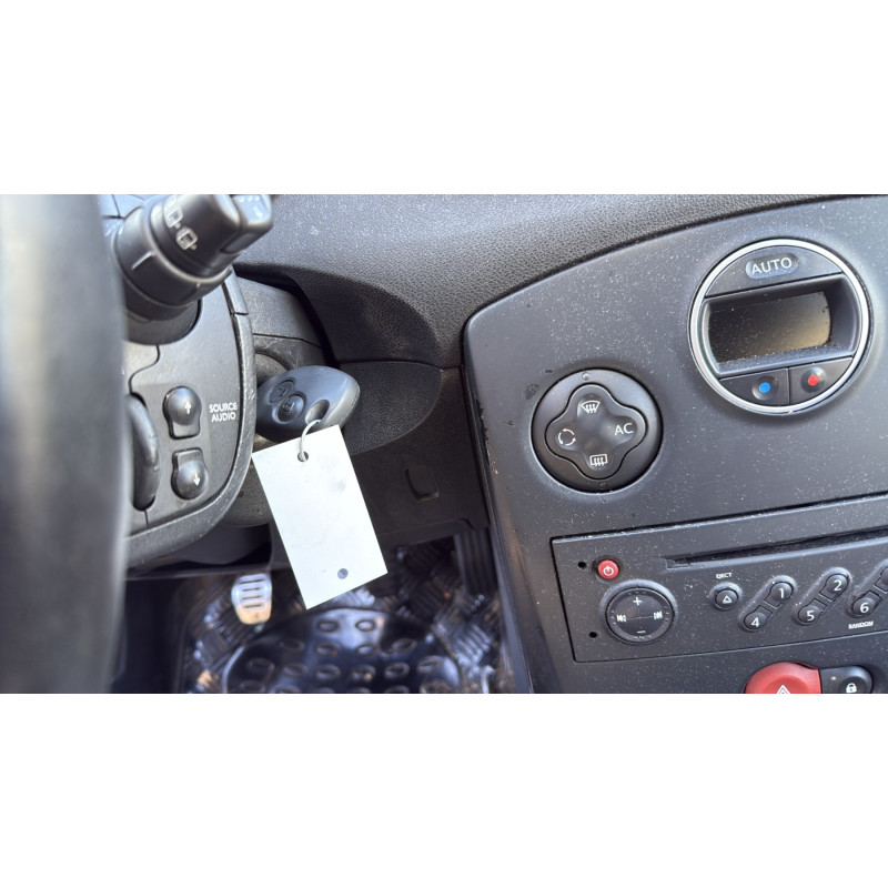 Calculateur moteur RENAULT CLIO 3 Photo n°18