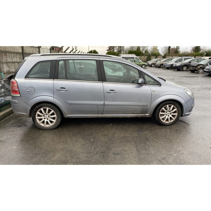Alternateur OPEL ZAFIRA B Photo n°9