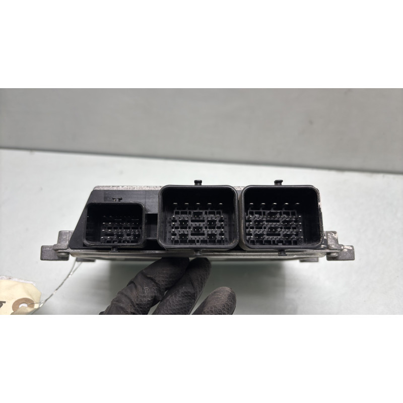 Calculateur moteur PEUGEOT 208 1 Photo n°3