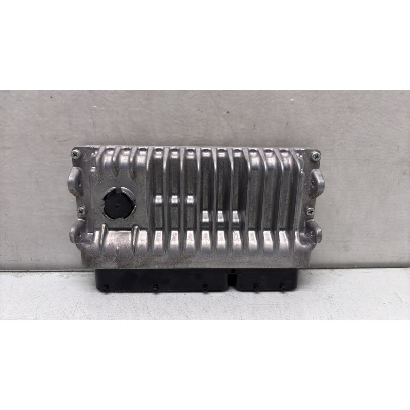 Calculateur moteur TOYOTA YARIS 3 Photo n°1