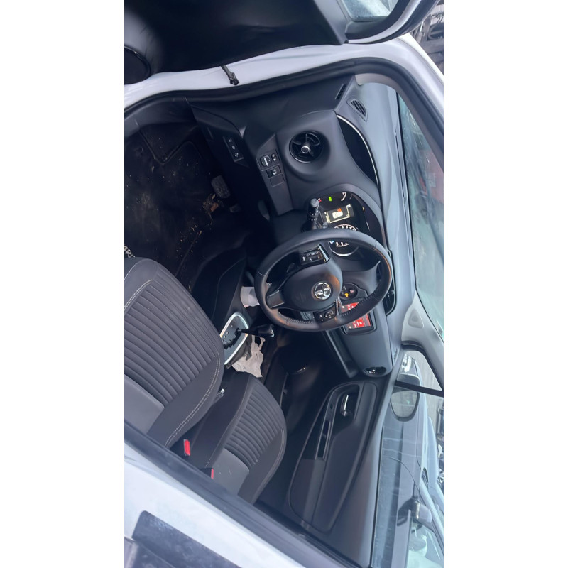 Calculateur moteur TOYOTA YARIS 3 Photo n°12