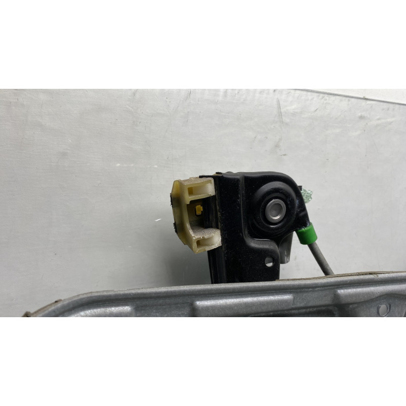 Leve vitre electrique avant gauche VOLKSWAGEN POLO 4 Photo n°3