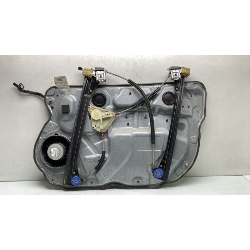 Leve vitre electrique avant gauche VOLKSWAGEN POLO 4 Photo n°4