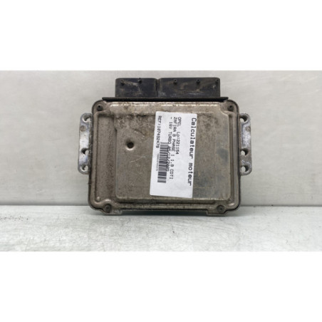 Calculateur moteur OPEL ZAFIRA B Photo n°1