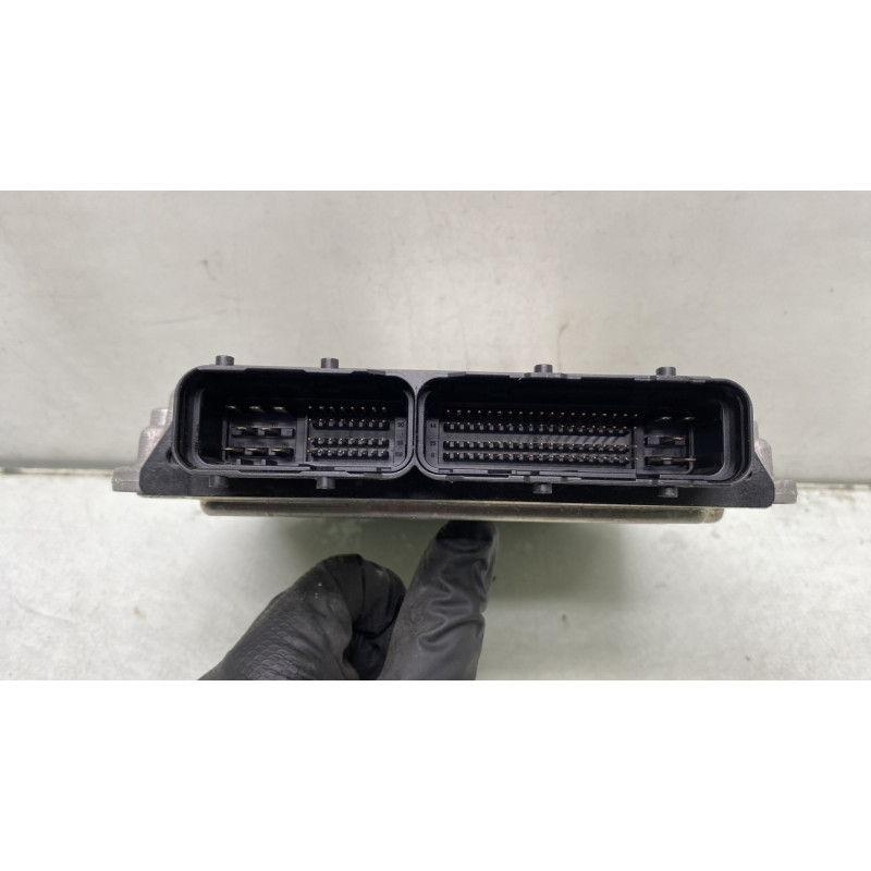 Calculateur moteur TOYOTA YARIS 3 Photo n°3
