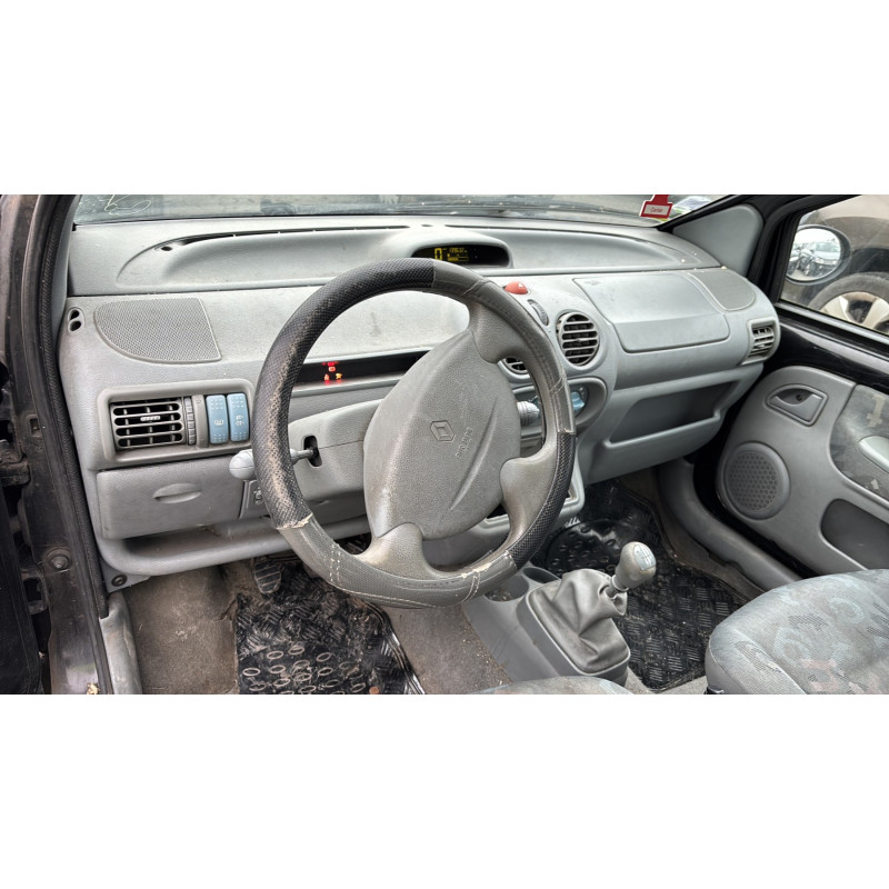 Calculateur moteur RENAULT TWINGO 1 Photo n°17