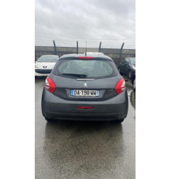 Calculateur moteur PEUGEOT 208 1