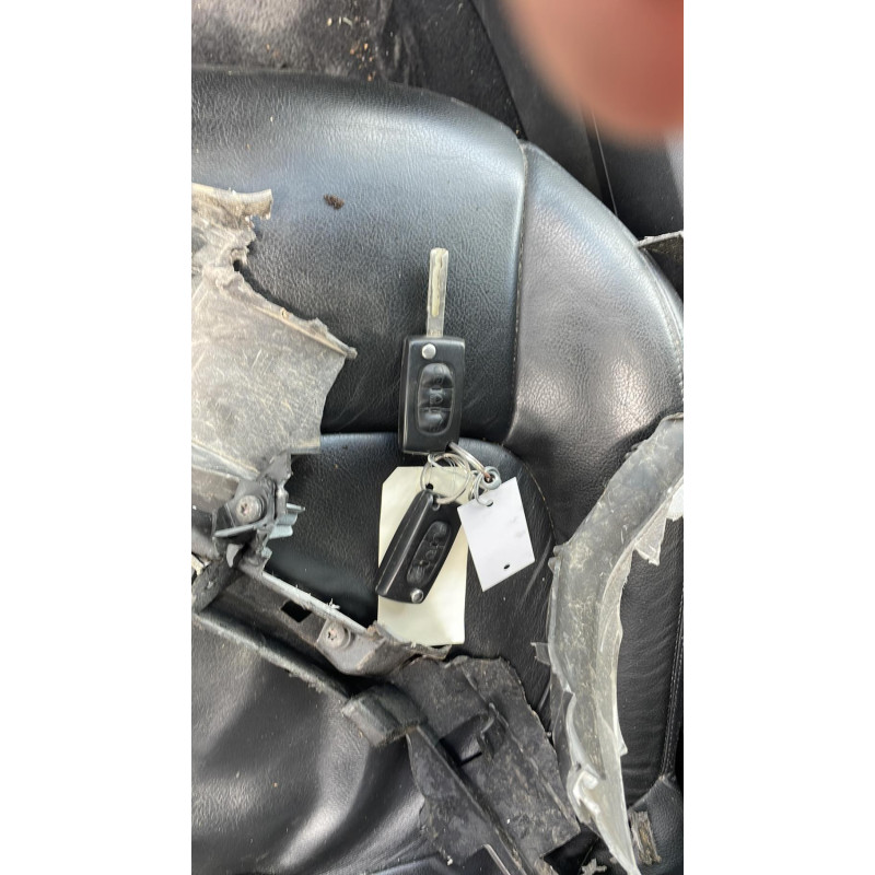 Attache ceinture arriere gauche CITROEN C5 2 Photo n°10
